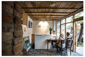 Khan Hoang Capsule Hotel - Adults Only