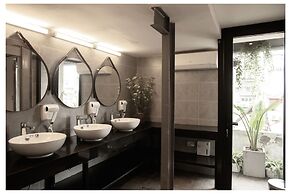 Khan Hoang Capsule Hotel - Adults Only