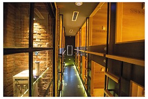 Khan Hoang Capsule Hotel - Adults Only