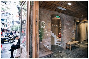 Khan Hoang Capsule Hotel - Adults Only