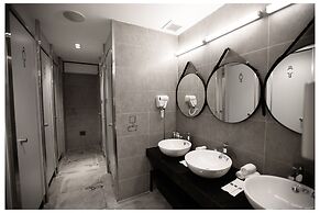 Khan Hoang Capsule Hotel - Adults Only