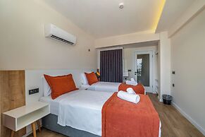 Ece Marina Suites