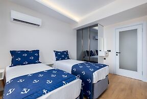 Ece Marina Suites