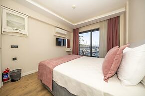 Ece Marina Suites