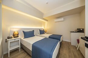 Ece Marina Suites