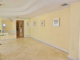 Wow Condo, Middle of South Beach, Block From Ocean