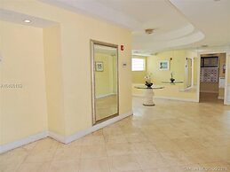 Wow Condo, Middle of South Beach, Block From Ocean