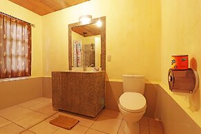 Tuk Tuk Timbul Bungalows