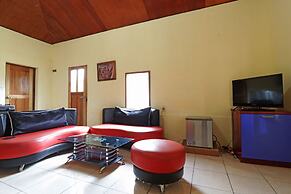 Tuk Tuk Timbul Bungalows