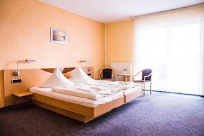 Warias Hotel & Restaurant