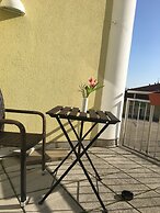 Warias Hotel & Restaurant