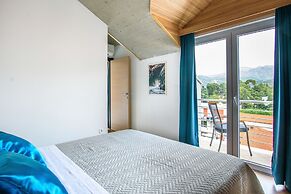 California Apartments III