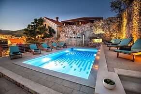 California Apartments III