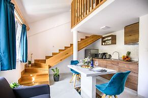 California Apartments III