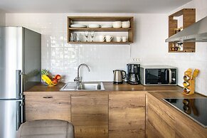 California Apartments III