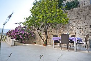 California Apartments III