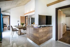 California Apartments III