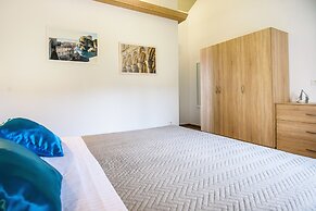 California Apartments III