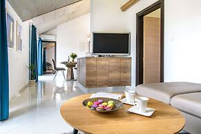 California Apartments III