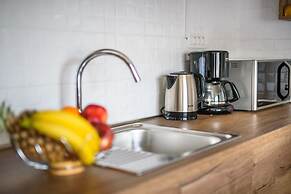 California Apartments III