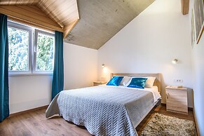 California Apartments III