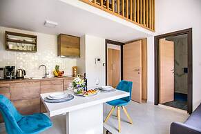 California Apartments III