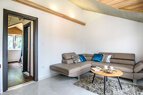 California Apartments III