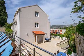 California Apartments III