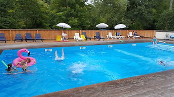 Camping Le Petit Lion - Gites