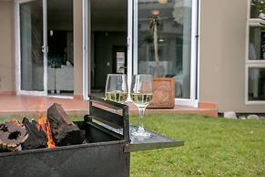 Blue Pearl - situated right on the beach