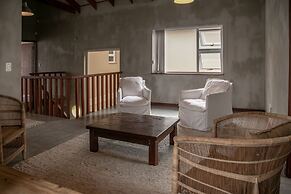 Blue Pearl - situated right on the beach