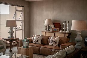 Blue Pearl - situated right on the beach