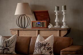 Blue Pearl - situated right on the beach