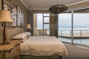 Blue Pearl - situated right on the beach