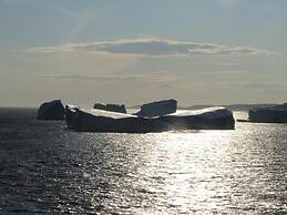 Grenfell Heritage Hotel & Suites