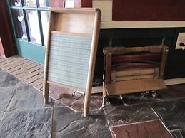 Grenfell Heritage Hotel & Suites