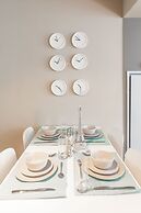 Stylish Suite in Downtown Toronto