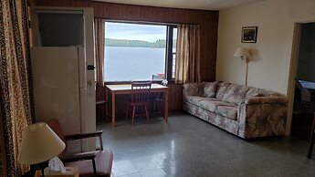 Miners Bay Lodge