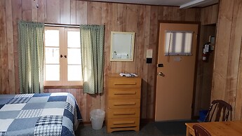 Miners Bay Lodge
