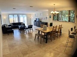 Huge House in Fort Lauderdale - 819