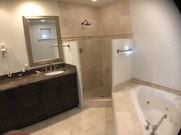 Huge House in Fort Lauderdale -  821