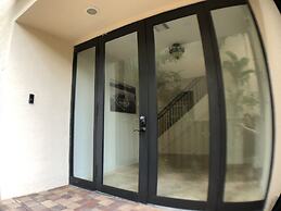 Huge House in Fort Lauderdale -  821