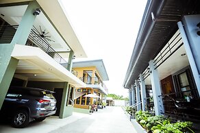 Zeller Court Apartelle