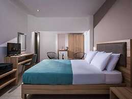 Thania Seaside Smotel - Adults Only