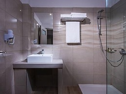 Thania Seaside Smotel - Adults Only