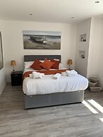 Kennedy House - Beachfront