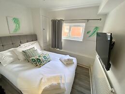 Kennedy House - Beachfront