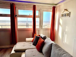 Kennedy House - Beachfront