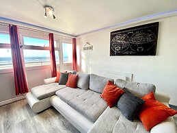 Kennedy House - Beachfront