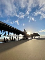 Kennedy House - Beachfront